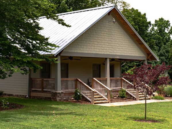 Front view of the Bungalows at Sandy Creek Farms. 