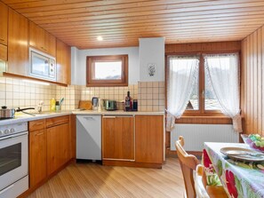 Cabinetry, Evier, Comptoir, Évier, Bois, Design Intérieur, Cuisine, Bâtiment, Rideau, Sol
