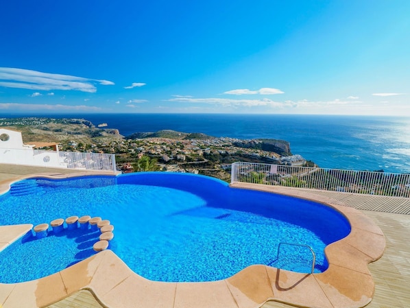 Piscine, Propriété, Bleu, Bleu Azur, Ciel, Vacances, Immobilier, Tourisme, Ville Resort, Maison