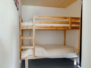 Etagenbett, Möbel, Gebäude, Bettrahmen, Holz, Bett, Haus, Komfort, Herberge, Fussboden