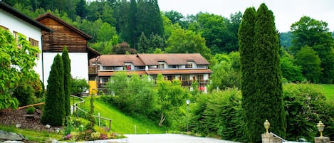 Ausblick vom Hotel auf die Appartementanlage