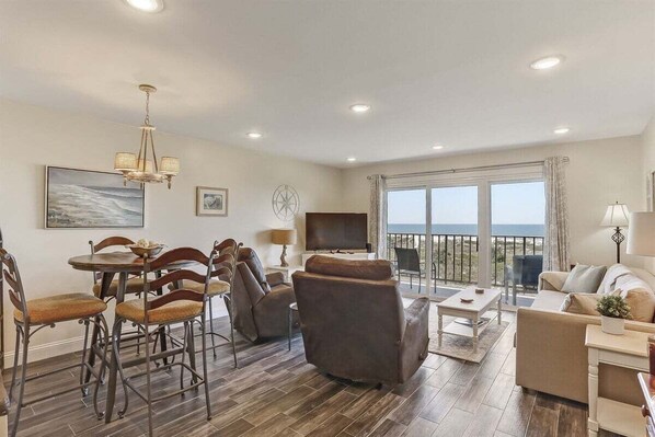 Plenty of Seating for Everyone in the Oceanfront Living Room