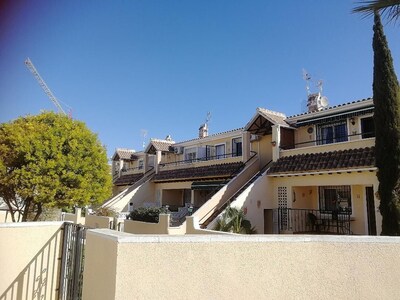 2 bedroom apartment overlooking pool in Villamartin close to Golf Courses