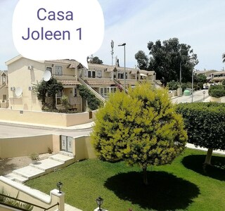 2 bedroom apartment overlooking pool in Villamartin close to Golf Courses