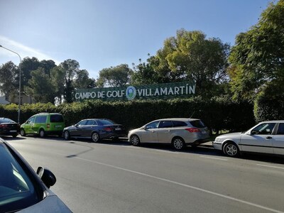 2 bedroom apartment overlooking pool in Villamartin close to Golf Courses