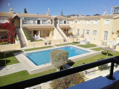 2 bedroom apartment overlooking pool in Villamartin close to Golf Courses