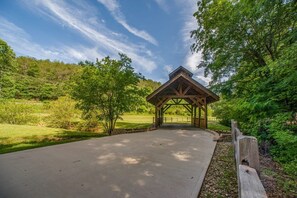 Walkway to big play field