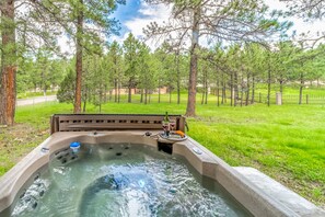 Private Hot Tub w. Views