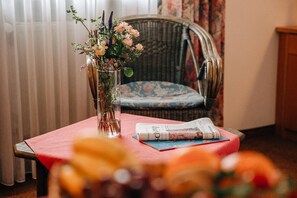 1-Personen-Appartement Typ 1-Wohnzimmer