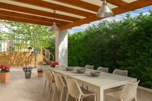 Enjoy the convenience of a BBQ for your culinary adventures