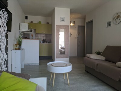 Studio/loggia,vue sur les bateaux/Parking/WIFI ,centre port, Cap d'Agde