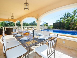 Table, Furniture, Property, Tableware, Chair, Lighting, Interior Design, Shade, Architecture, Outdoor Furniture