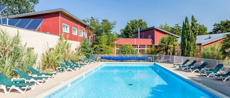 Water, Plant, Sky, Property, Swimming Pool, Azure, Tree, Building, Rectangle, Shade