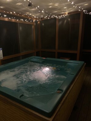 Hot tub with fun lighting 