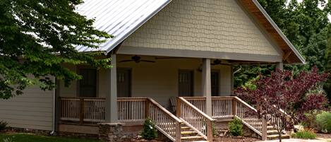 Front view of the Bungalows at Sandy Creek Farms.