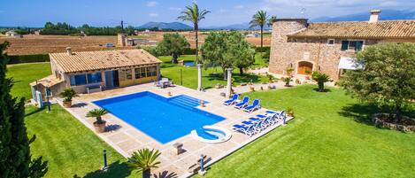 Finca with large pool in Mallorca.