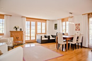 Living and dining area