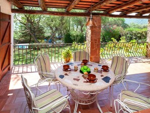 Propriété, Pièce, Maison, Meubles, Bâtiment, Design Intérieur, Table, Immobilier, Patio, Porche