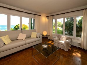 Wohnzimmer, Zimmer, Eigentum, Möbel, Fussboden, Interior Design, Holzboden, Gebäude, Laminatboden, Kaffetisch