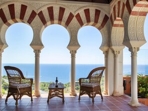 Cambre, Propriété, Colonne, Bâtiment, Architecture, Immobilier, Meubles, Pièce, Porche, Chaise