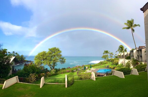 Witness rainbows rise over turquoise waters?your lanai offers front-row seats to Maui?s daily magic NAP-C43