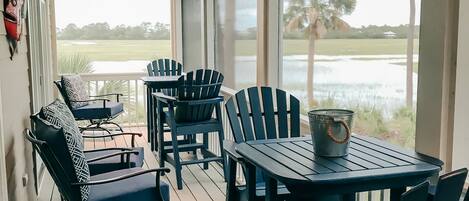 Screened back deck