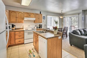 Kitchen | Fully Equipped | Drip Coffee Maker | Dishware & Flatware