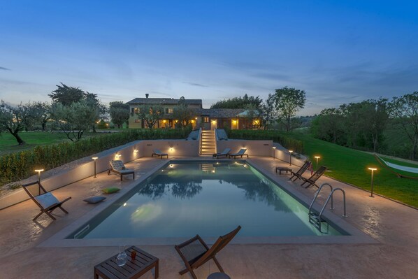 Schwimmbad des Ferienhauses