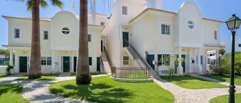 Luxury 2 Bed Apartment with Jacuzzi in Vale do Lobo - J109 - 1