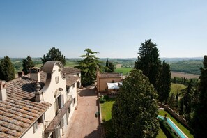 Acces to the Villa and view to Tuscany landscape
