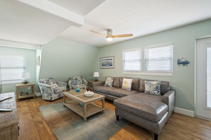 Nicely decorated living area!