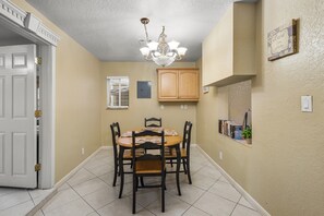 Kathleen: ''The place it's in a great location, safe neighborhood, pet-friendly area. Easy commute to sightseeing destinations.''