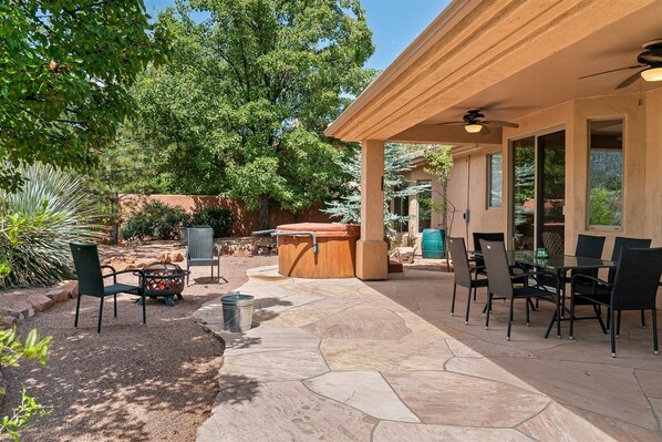 Charming hot tub vacation home in Sedona Golf Resort