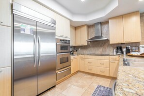 Caribe Resort D211 Kitchen