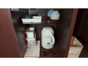Kaffee und/oder Kaffeemaschine
