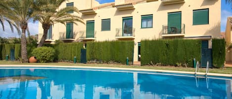 Water, Sky, Cloud, Property, Building, Plant, Swimming Pool, Window, Blue, Azure