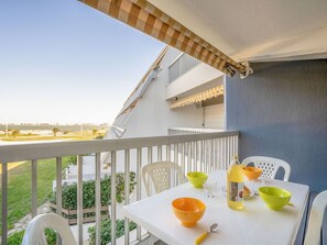 Eigentum, Gelb, Zimmer, Haus, Grundeigentum, Gebäude, Balkon, Interior Design, Möbel, Die Architektur