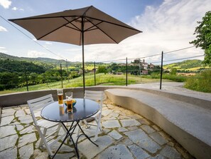 Parapluie, Propriété, Ombre, Immobilier, Patio, Bâtiment, Architecture, Domicile, Maison, Accessoire De Mode