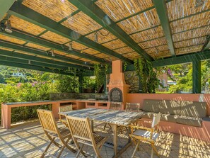 Tabelle, Pflanze, Möbel, Eigentum, Stuhl, Natur, Gebäude, Tisch Im Freien, Schatten, Gartenmöbel