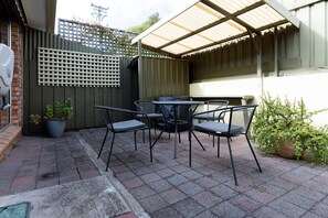 4-seater outdoor setting