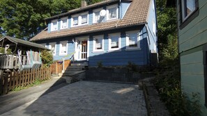 Ferienhaus "Tessa" im Sommer