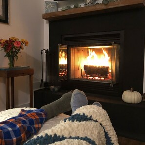 Owners, Don and Lori, enjoying their cozy cottage.  ❤️