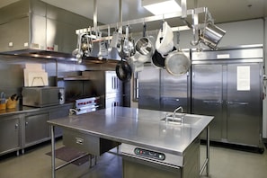 Commercial kitchen