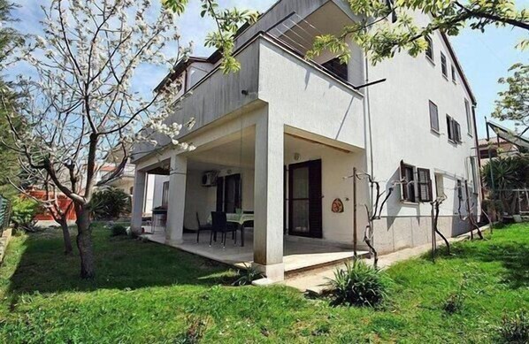 Terrace. Terace