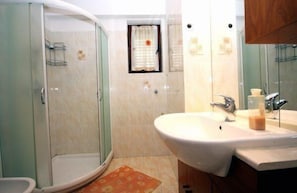 Bath/Shower. Bathroom