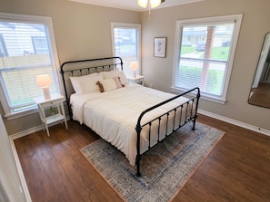 Second guest room with a Cocoon Queen Premium memory foam mattress.