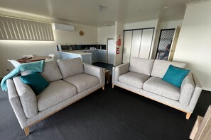 Beautiful comfortable new 2.5 seater couches