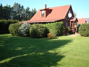 External view of the building. The summer house for eight people