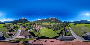 Direkte Umgebung des Objekts. Panorama Sommer