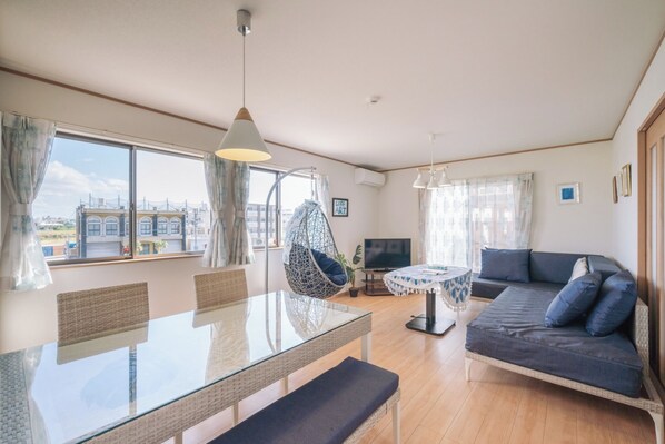 We guarantee you a comfortable stay. Enjoy your own "alternative life". We guarantee you a comfortable stay. Enjoy your own "alternative life".